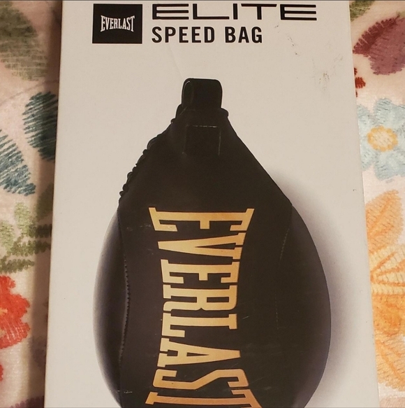 Everlast Other - Everlast Black and Gold Elite Speed Bag